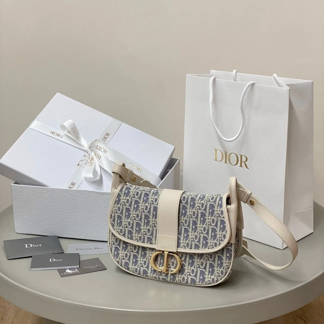 CARTERA DIOR 30 MONTAIGNE DE TAMAÑO MEDIANO