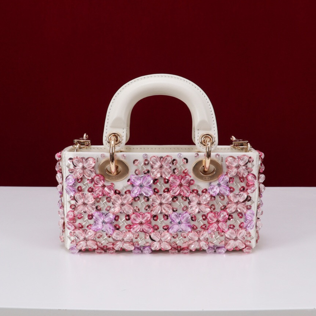 CARTERA DIOR LADY D-JOY MICRO DE PIEL DE BECERRO BLANCA CON BORDADO FLORAL ROSA Y STRASS
