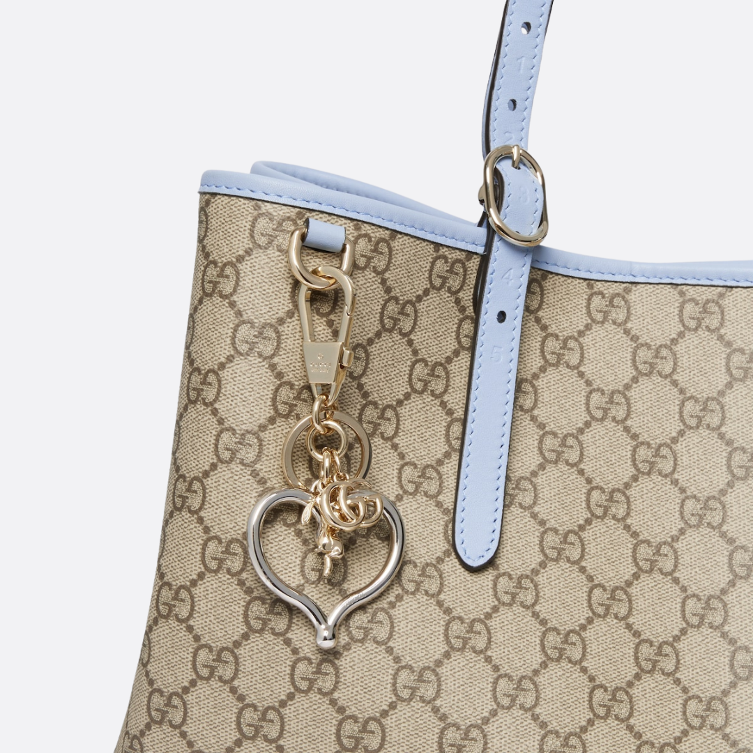 CARTERA DE COMPRAS GROSSER CON EMBLEMA GG DE GUCCI