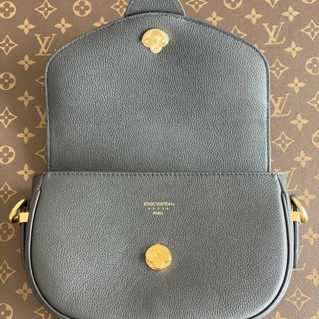 LOUIS VUITTON PONT 9 SOFT MM TAG