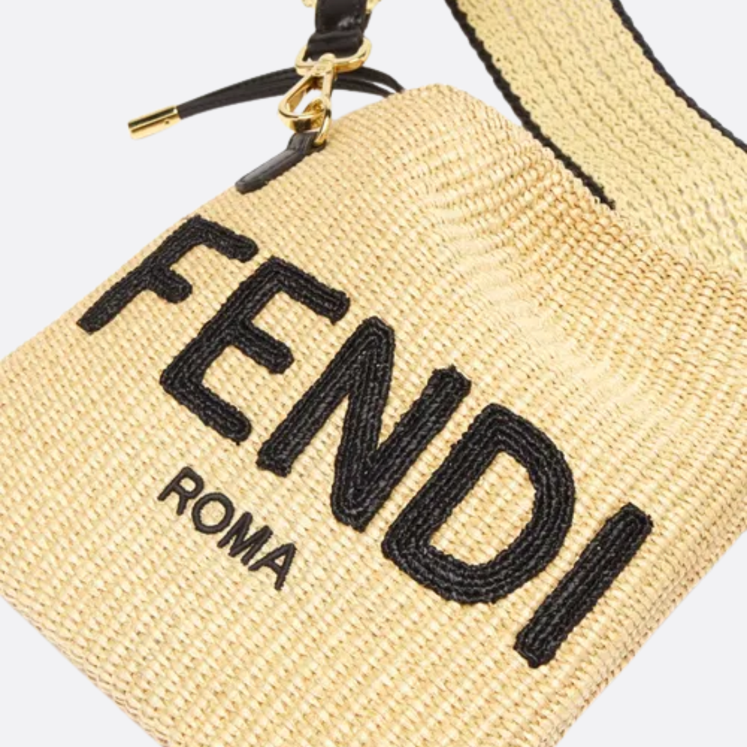 CARTERA PEQUEÑO FENDI SACK DE PAJA TEJIDA EN BEIGE