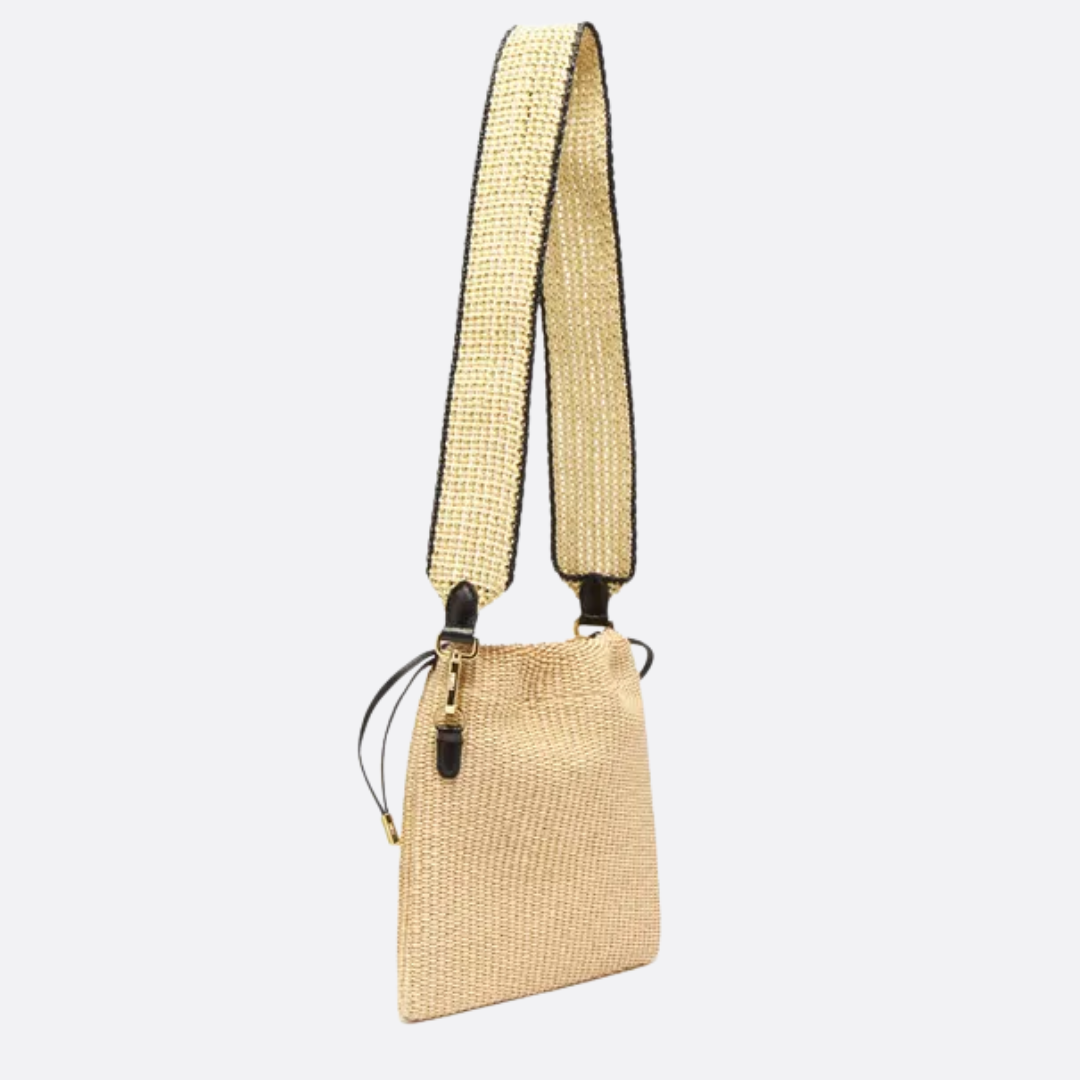 CARTERA PEQUEÑO FENDI SACK DE PAJA TEJIDA EN BEIGE