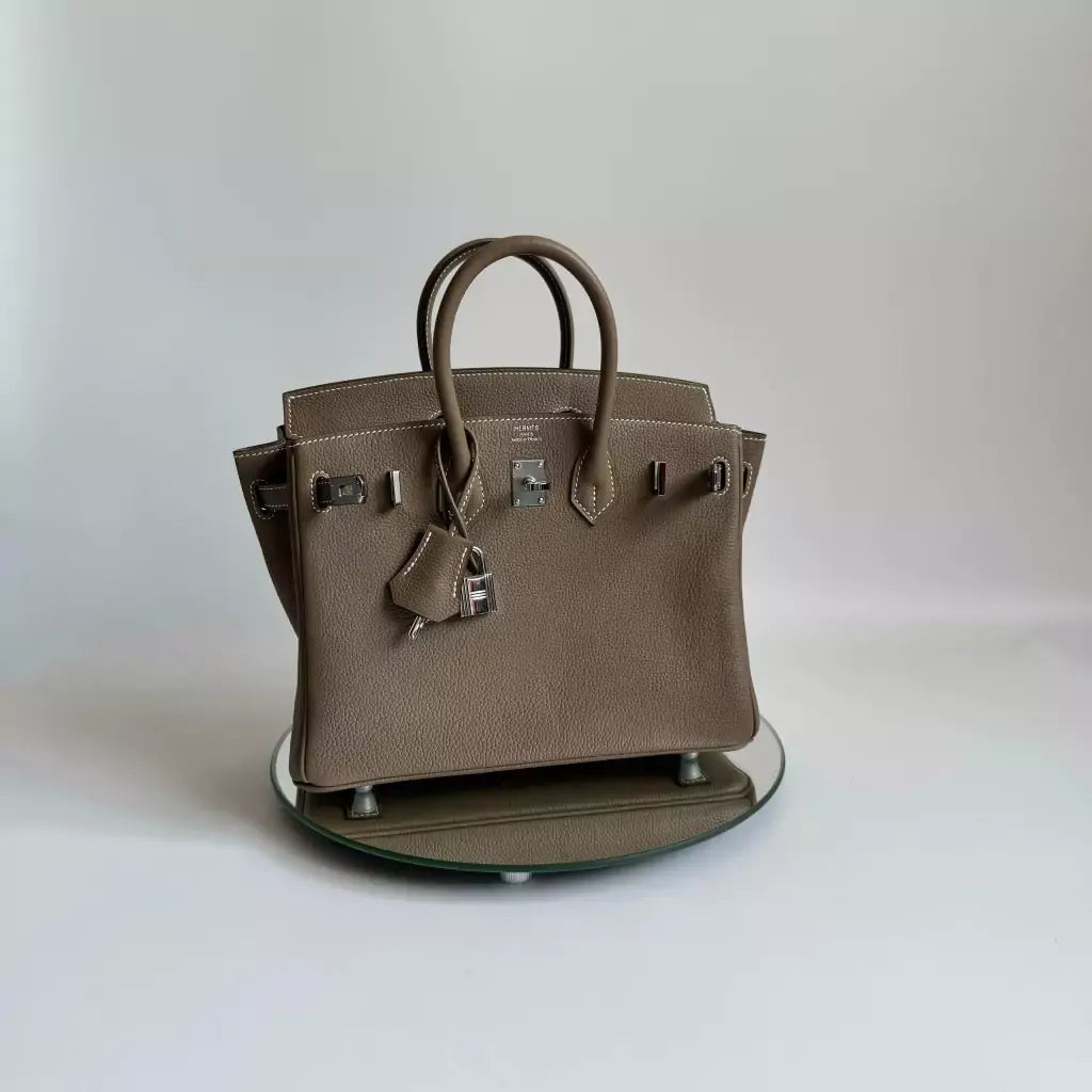 HERMÈS BIRKIN 25 HSS CRAIE/GRIS TOURTERELLE EN PIEL TOGO CON HERRAJES DORADOS CEPILLADOS