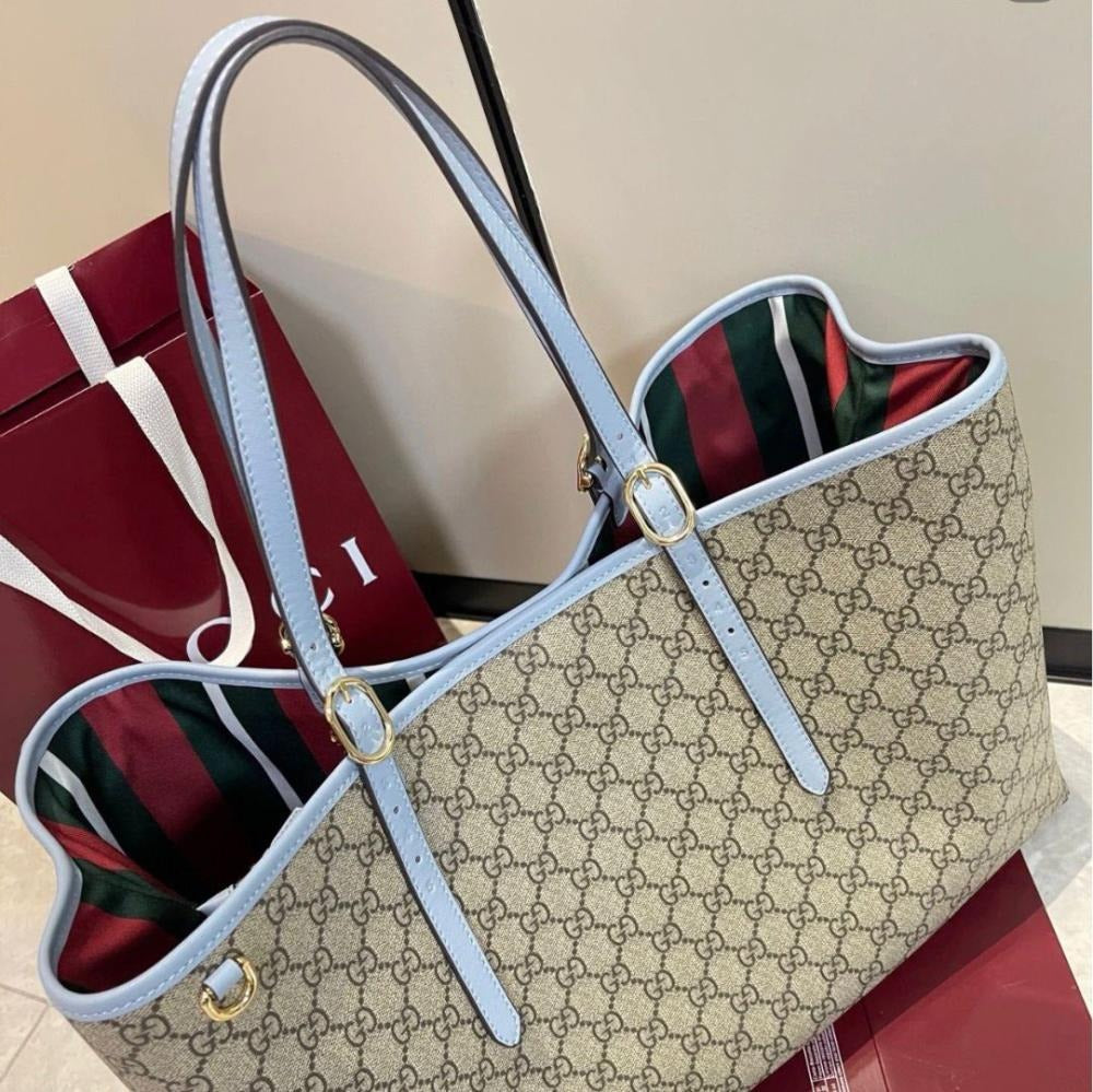 CARTERA DE COMPRAS GROSSER CON EMBLEMA GG DE GUCCI