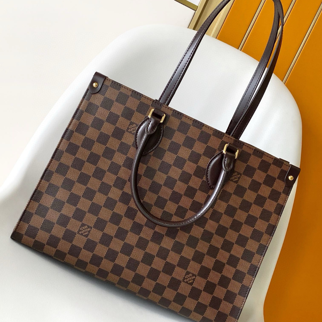 LOUIS VUITTON – CARTERA ONTHEGO MM
