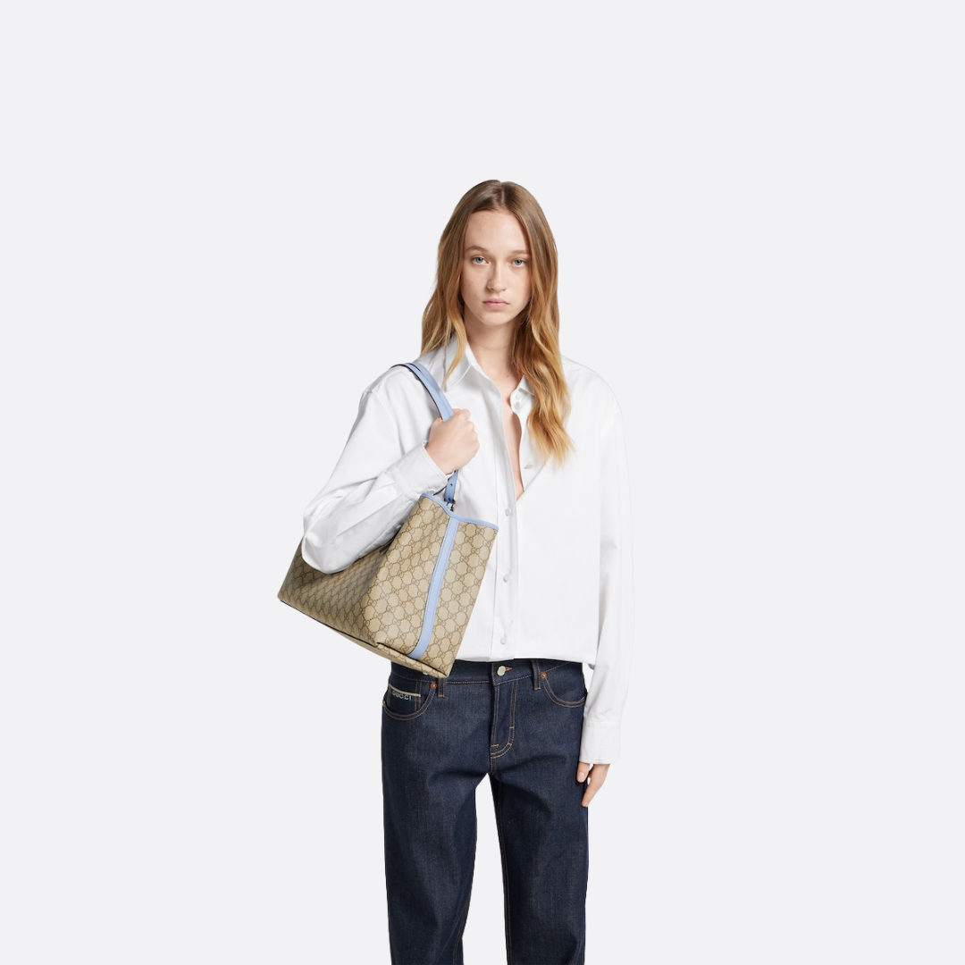 CARTERA DE COMPRAS GROSSER CON EMBLEMA GG DE GUCCI