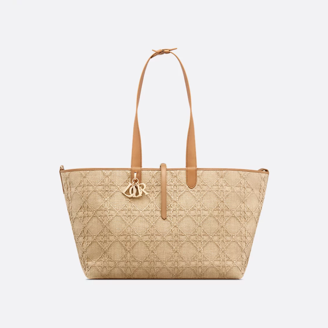 DIOR SIEMPRE UN CARTERA GRANDE