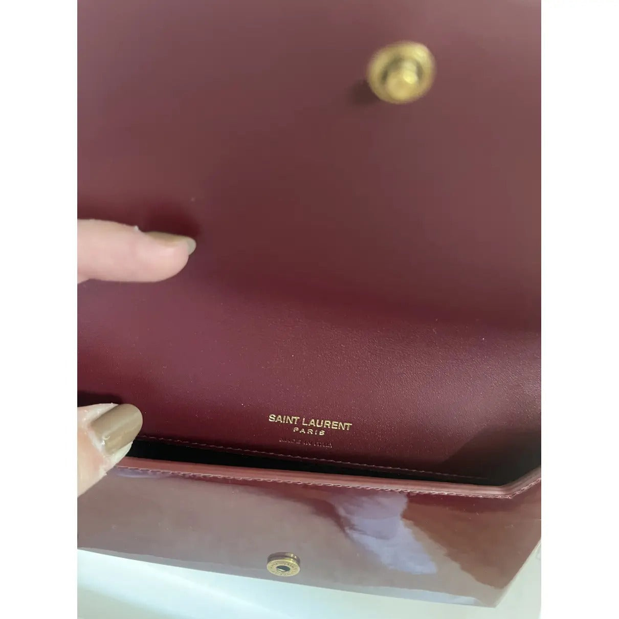 YVES SAINT LAURENT KATE PEQUEÑO EN CHAROL